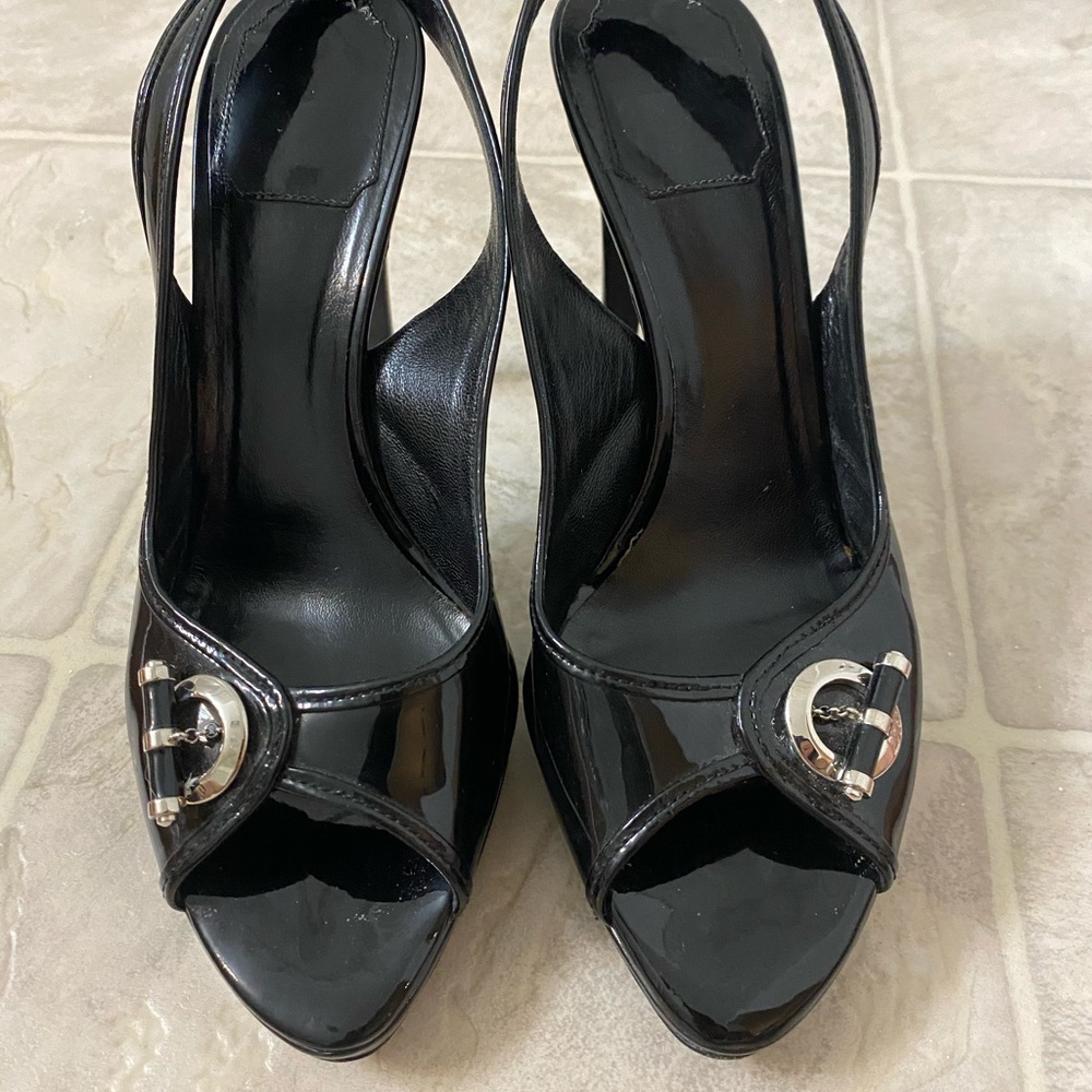 Shoe - Picture 2 of 6